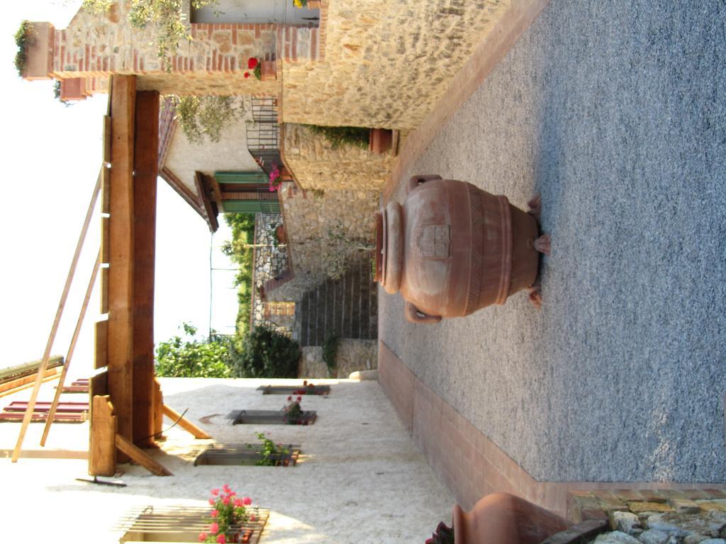 Agriturismo Borghetto Il Montino 라폴라노테르메 외부 사진